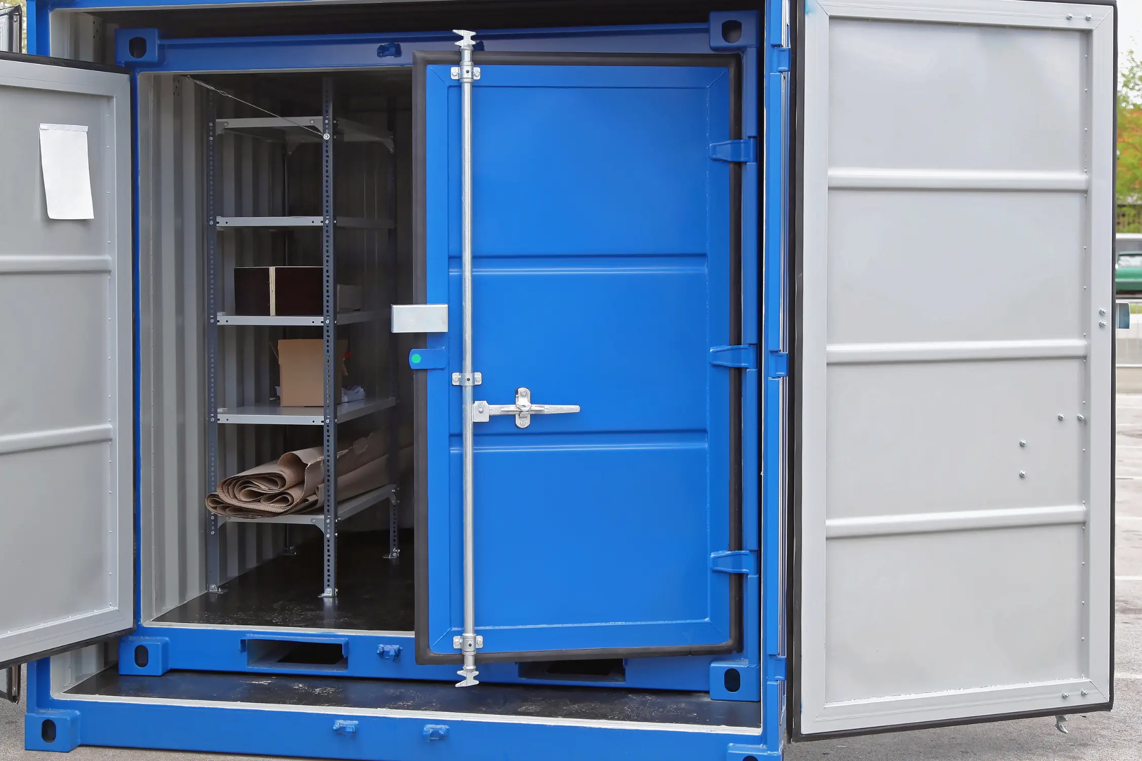 Container devanning in Ely